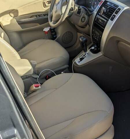 Хендай Туксон 2007 у Івано-Франківську на Automoto.ua Сірий Хендай Туксон, об'ємом двигуна 2 л та пробігом 260 тис. км за 7950 $, фото 14 на Automoto.ua