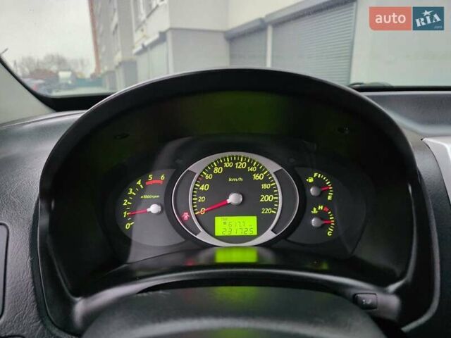 Серый Хендай Туксон, объемом двигателя 2 л и пробегом 231 тыс. км за 7999 $, фото 20 на Automoto.ua
