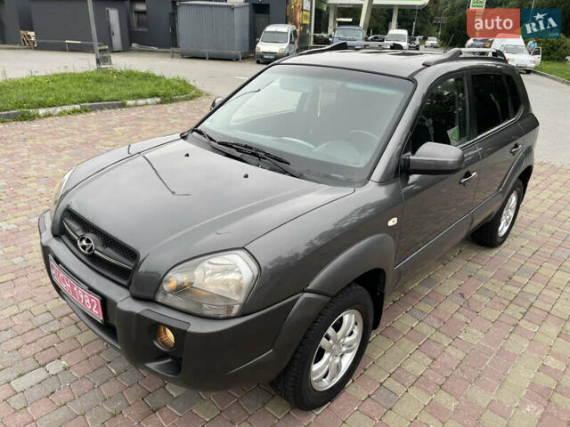 Хендай Туксон 2007 в Калуше на Automoto.ua Серый Хендай Туксон, объемом двигателя 2 л и пробегом 182 тыс. км за 7600 $, фото 21 на Automoto.ua