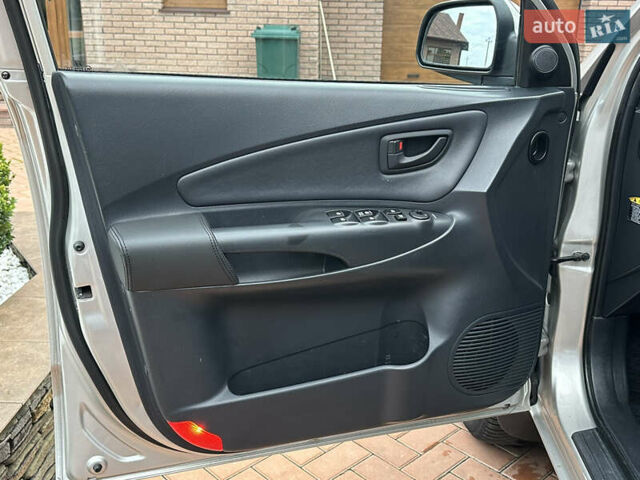 Серый Хендай Туксон, объемом двигателя 1.98 л и пробегом 217 тыс. км за 8500 $, фото 30 на Automoto.ua