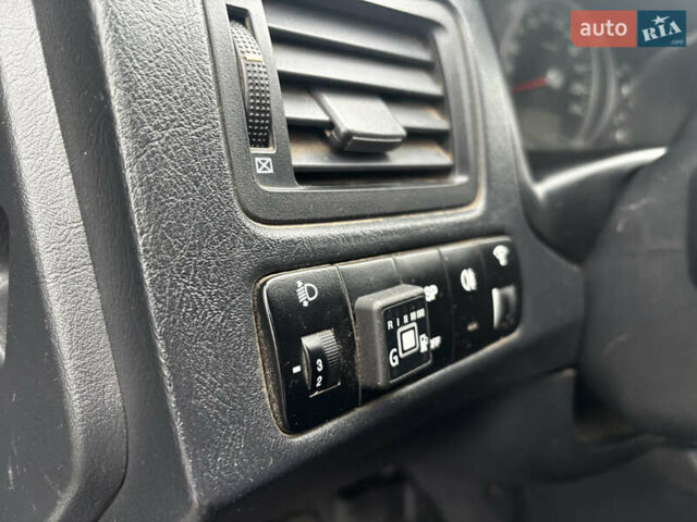Сірий Хендай Туксон, об'ємом двигуна 2 л та пробігом 255 тис. км за 7600 $, фото 21 на Automoto.ua