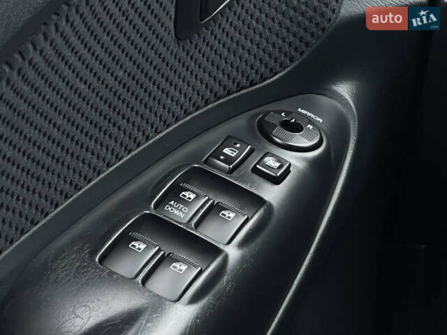 Серый Хендай Туксон, объемом двигателя 2 л и пробегом 182 тыс. км за 7600 $, фото 29 на Automoto.ua