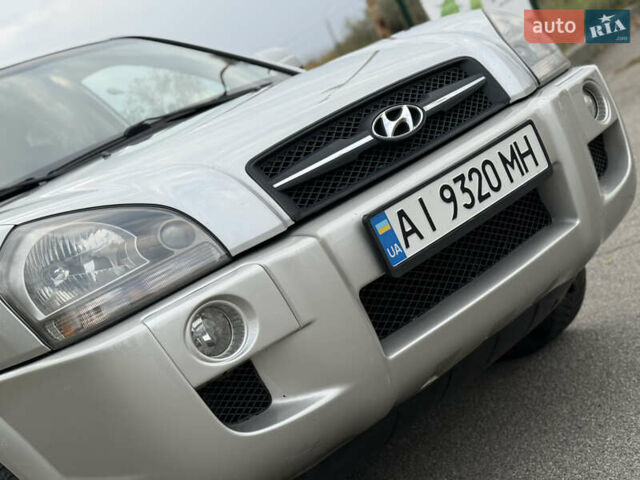 Хендай Туксон 2007 в Запорожье на Automoto.ua Серый Хендай Туксон, объемом двигателя 2 л и пробегом 230 тыс. км за 7900 $, фото 5 на Automoto.ua