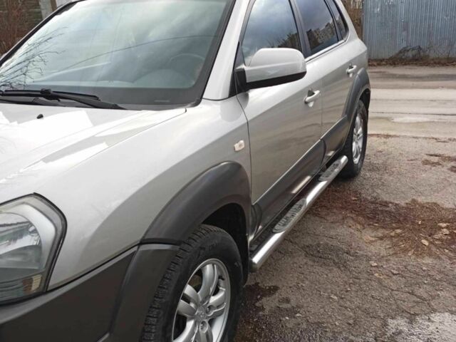 Хендай Туксон 2007 в Белой Церкве на Automoto.ua Серый Хендай Туксон, объемом двигателя 2 л и пробегом 204 тыс. км за 7550 $, фото 9 на Automoto.ua