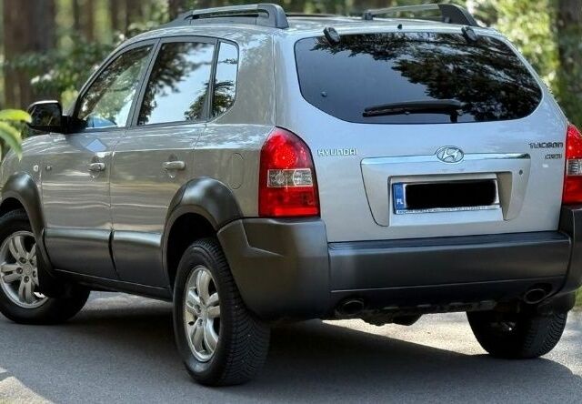 Хендай Туксон 2007 в Харькове на Automoto.ua Серый Хендай Туксон, объемом двигателя 2 л и пробегом 200 тыс. км за 2500 $, фото 3 на Automoto.ua