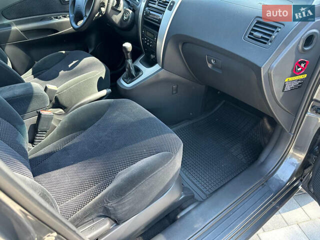 Сірий Хендай Туксон, об'ємом двигуна 1.98 л та пробігом 169 тис. км за 7300 $, фото 23 на Automoto.ua