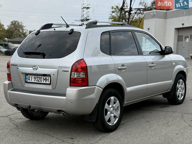 Хендай Туксон 2007 в Запорожье на Automoto.ua Серый Хендай Туксон, объемом двигателя 2 л и пробегом 230 тыс. км за 7900 $, фото 8 на Automoto.ua