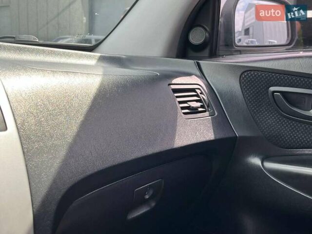 Серый Хендай Туксон, объемом двигателя 2 л и пробегом 255 тыс. км за 7490 $, фото 27 на Automoto.ua