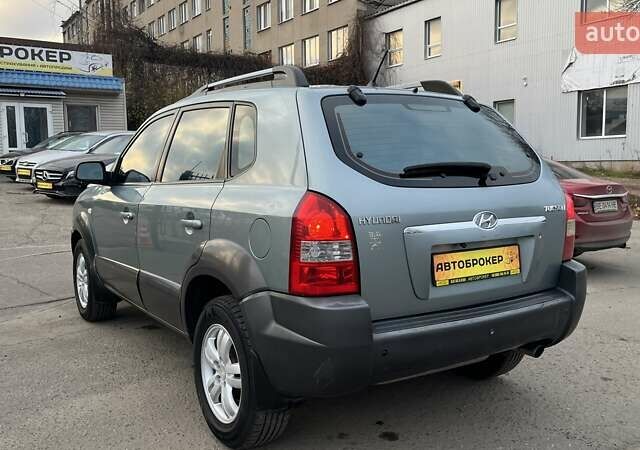 Сірий Хендай Туксон, об'ємом двигуна 1.98 л та пробігом 281 тис. км за 7200 $, фото 3 на Automoto.ua