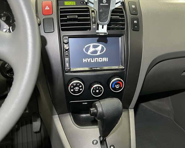 Хендай Туксон 2007 в Полтаве на Automoto.ua Серый Хендай Туксон, объемом двигателя 1.98 л и пробегом 190 тыс. км за 8300 $, фото 16 на Automoto.ua