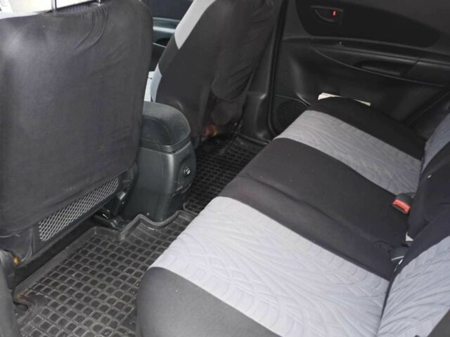 Хендай Туксон 2007 в Белой Церкве на Automoto.ua Серый Хендай Туксон, объемом двигателя 2 л и пробегом 204 тыс. км за 7550 $, фото 6 на Automoto.ua