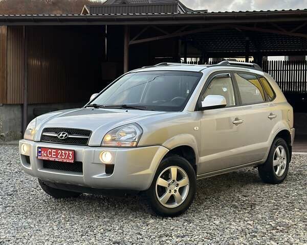 Хендай Туксон 2007 в Бережанах на Automoto.ua Серый Хендай Туксон, объемом двигателя 2 л и пробегом 172 тыс. км за 7400 $, фото 28 на Automoto.ua