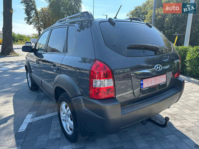Сірий Хендай Туксон, об'ємом двигуна 1.98 л та пробігом 169 тис. км за 7300 $, фото 2 на Automoto.ua