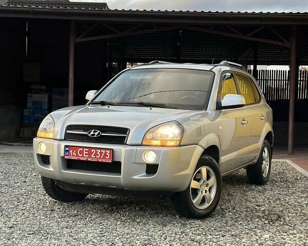 Хендай Туксон 2007 в Бережанах на Automoto.ua Серый Хендай Туксон, объемом двигателя 2 л и пробегом 172 тыс. км за 7400 $, фото 3 на Automoto.ua