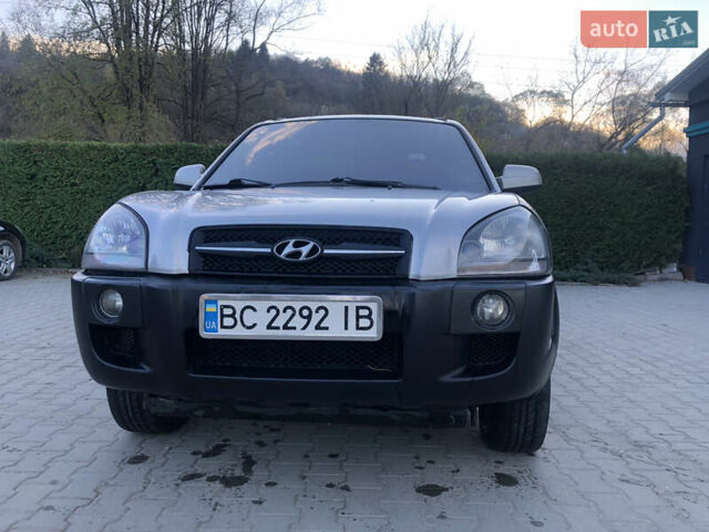 Хендай Туксон 2008 в Турке на Automoto.ua Серый Хендай Туксон, объемом двигателя 2 л и пробегом 274 тыс. км за 7200 $, фото 1 на Automoto.ua