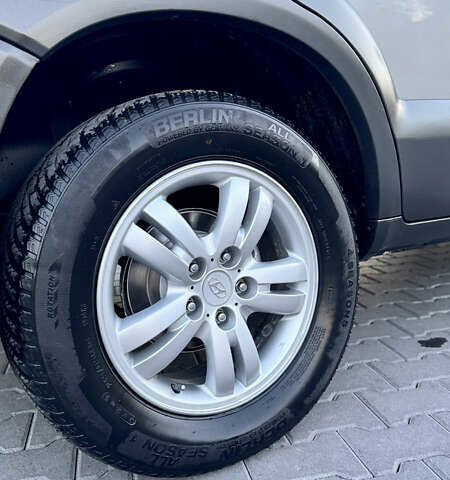 Хендай Туксон 2008 у Зборів на Automoto.ua Сірий Хендай Туксон, об'ємом двигуна 1.99 л та пробігом 228 тис. км за 8500 $, фото 35 на Automoto.ua