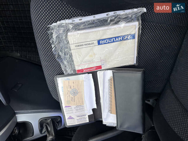 Серый Хендай Туксон, объемом двигателя 2 л и пробегом 198 тыс. км за 8900 $, фото 10 на Automoto.ua