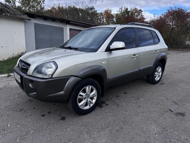 Хендай Туксон 2008 в Жмеренке на Automoto.ua Серый Хендай Туксон, объемом двигателя 2 л и пробегом 228 тыс. км за 6900 $, фото 11 на Automoto.ua