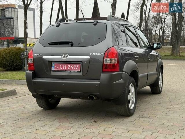 Сірий Хендай Туксон, об'ємом двигуна 2 л та пробігом 187 тис. км за 7700 $, фото 18 на Automoto.ua