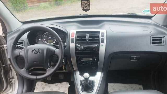 Хендай Туксон 2008 в Бердичеве на Automoto.ua Серый Хендай Туксон, объемом двигателя 1.98 л и пробегом 201 тыс. км за 8299 $, фото 47 на Automoto.ua
