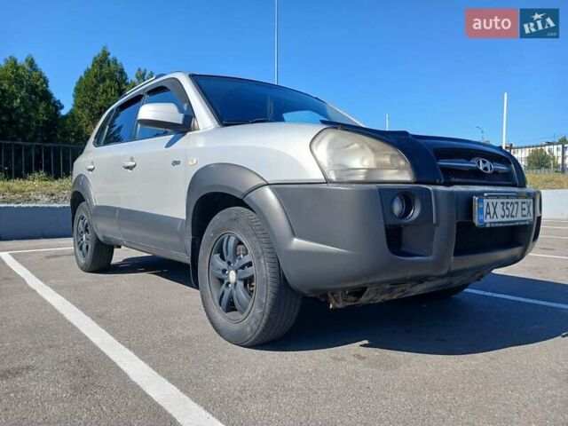 Хендай Туксон 2008 у Полтаві на Automoto.ua Сірий Хендай Туксон, об'ємом двигуна 2 л та пробігом 222 тис. км за 7200 $, фото 34 на Automoto.ua