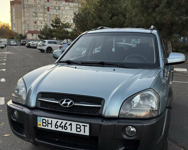 Серый Хендай Туксон, объемом двигателя 1.98 л и пробегом 246 тыс. км за 7500 $, фото 8 на Automoto.ua