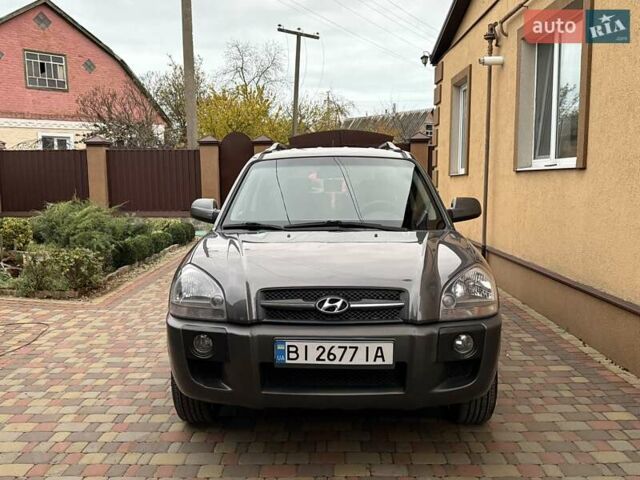 Хендай Туксон 2008 в Миргороде на Automoto.ua Серый Хендай Туксон, объемом двигателя 1.98 л и пробегом 177 тыс. км за 7950 $, фото 20 на Automoto.ua