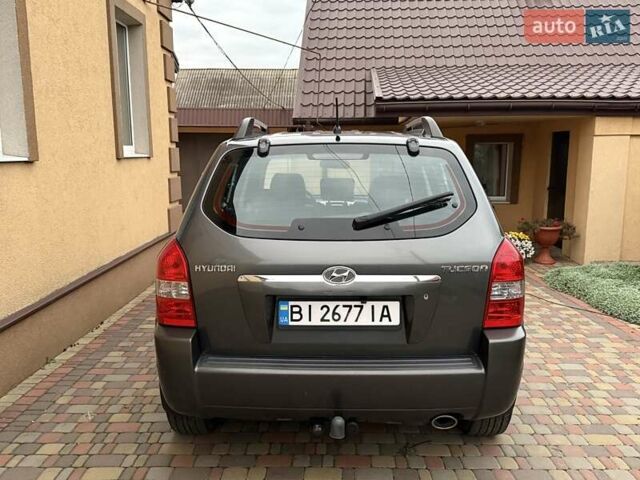 Хендай Туксон 2008 в Миргороде на Automoto.ua Серый Хендай Туксон, объемом двигателя 1.98 л и пробегом 177 тыс. км за 7950 $, фото 23 на Automoto.ua