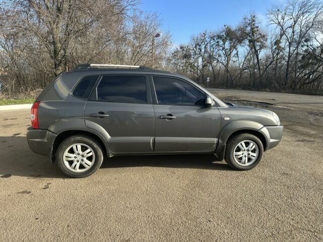 Серый Хендай Туксон, объемом двигателя 0 л и пробегом 170 тыс. км за 8500 $, фото 9 на Automoto.ua