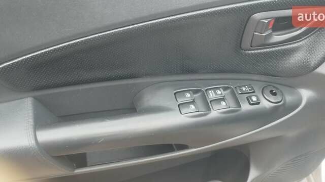 Хендай Туксон 2008 в Бердичеве на Automoto.ua Серый Хендай Туксон, объемом двигателя 1.98 л и пробегом 201 тыс. км за 8299 $, фото 23 на Automoto.ua