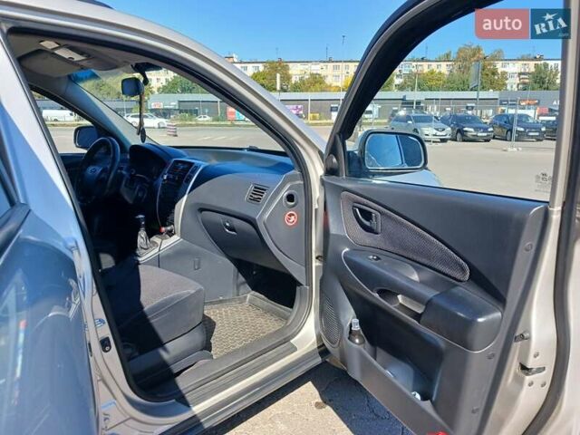 Хендай Туксон 2008 у Полтаві на Automoto.ua Сірий Хендай Туксон, об'ємом двигуна 2 л та пробігом 222 тис. км за 7200 $, фото 14 на Automoto.ua