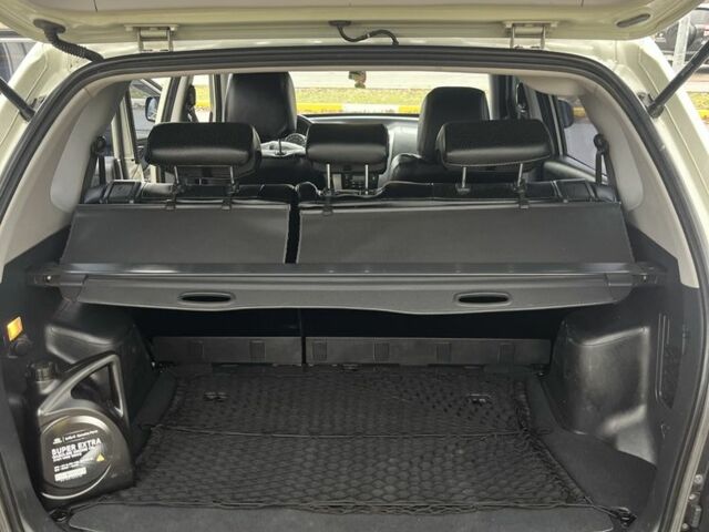 Серый Хендай Туксон, объемом двигателя 2 л и пробегом 151 тыс. км за 8300 $, фото 7 на Automoto.ua