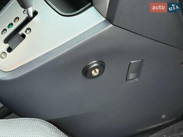 Серый Хендай Туксон, объемом двигателя 2.7 л и пробегом 210 тыс. км за 9290 $, фото 20 на Automoto.ua
