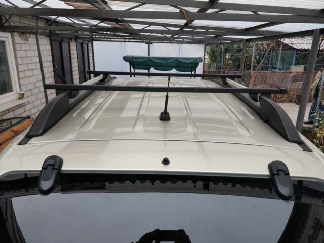 Серый Хендай Туксон, объемом двигателя 2 л и пробегом 190 тыс. км за 9000 $, фото 4 на Automoto.ua