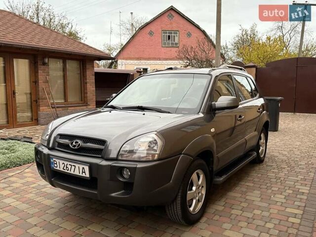 Хендай Туксон 2008 в Миргороде на Automoto.ua Серый Хендай Туксон, объемом двигателя 1.98 л и пробегом 177 тыс. км за 7950 $, фото 21 на Automoto.ua