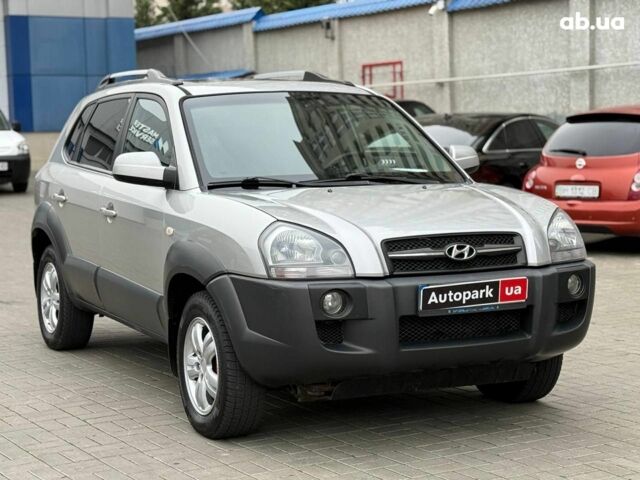 Сірий Хендай Туксон, об'ємом двигуна 2.7 л та пробігом 210 тис. км за 9290 $, фото 2 на Automoto.ua