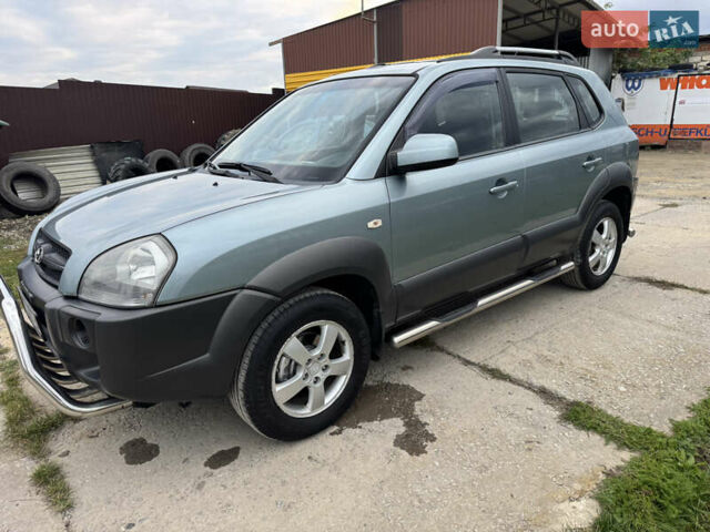 Хендай Туксон 2008 в Новой Ушице на Automoto.ua Серый Хендай Туксон, объемом двигателя 1.98 л и пробегом 229 тыс. км за 8200 $, фото 24 на Automoto.ua