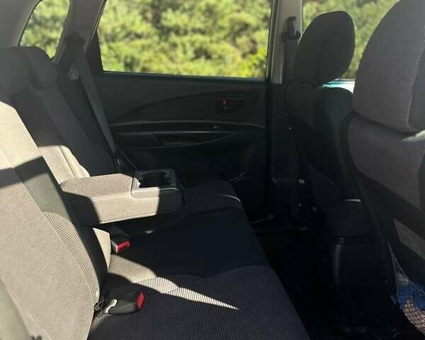 Серый Хендай Туксон, объемом двигателя 1.99 л и пробегом 255 тыс. км за 5800 $, фото 16 на Automoto.ua