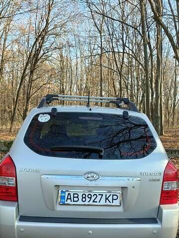 Сірий Хендай Туксон, об'ємом двигуна 1.99 л та пробігом 272 тис. км за 8500 $, фото 4 на Automoto.ua