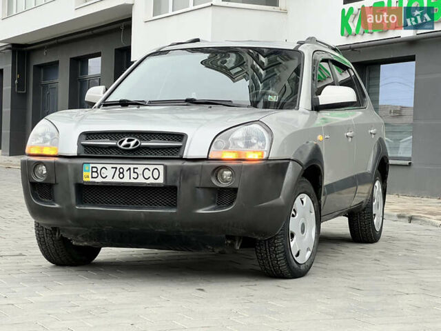 Серый Хендай Туксон, объемом двигателя 2 л и пробегом 176 тыс. км за 8300 $, фото 16 на Automoto.ua