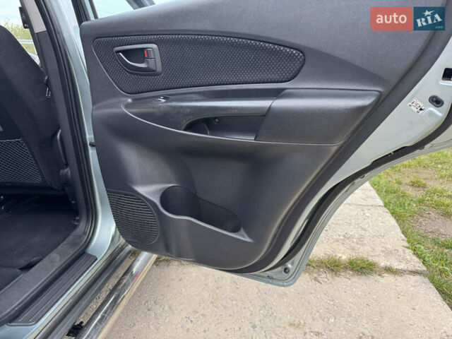 Хендай Туксон 2008 в Новой Ушице на Automoto.ua Серый Хендай Туксон, объемом двигателя 1.98 л и пробегом 229 тыс. км за 8200 $, фото 40 на Automoto.ua