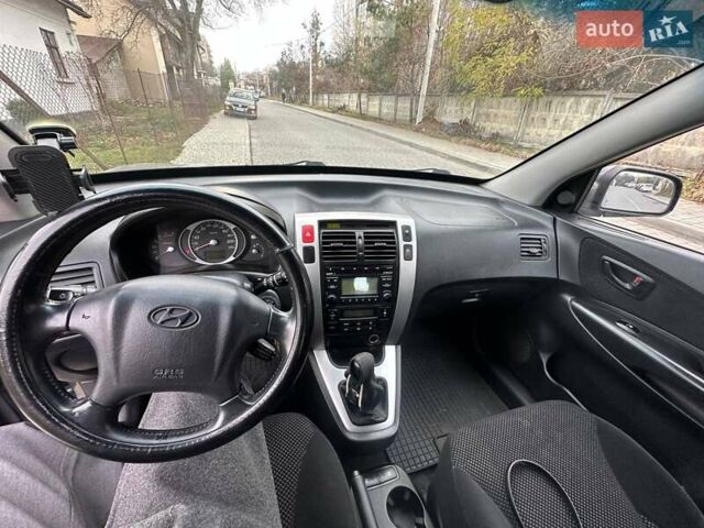 Сірий Хендай Туксон, об'ємом двигуна 1.99 л та пробігом 221 тис. км за 6000 $, фото 16 на Automoto.ua