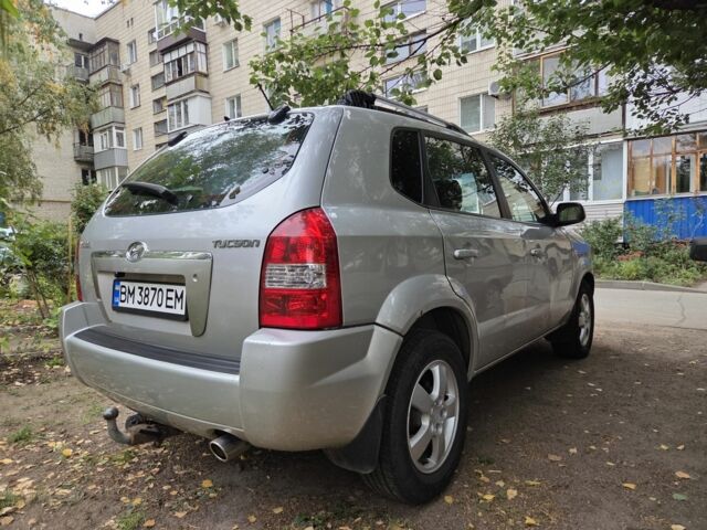 Серый Хендай Туксон, объемом двигателя 2 л и пробегом 170 тыс. км за 3300 $, фото 2 на Automoto.ua