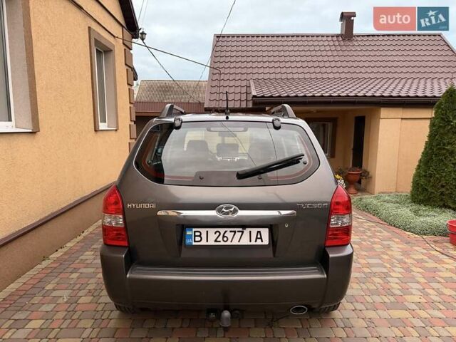 Хендай Туксон 2008 в Миргороде на Automoto.ua Серый Хендай Туксон, объемом двигателя 1.98 л и пробегом 177 тыс. км за 7950 $, фото 6 на Automoto.ua