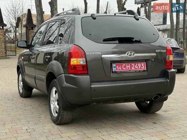 Сірий Хендай Туксон, об'ємом двигуна 2 л та пробігом 187 тис. км за 7700 $, фото 22 на Automoto.ua