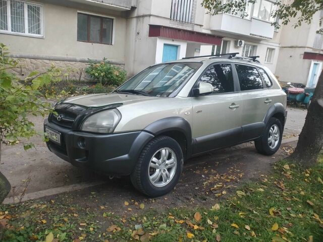Хендай Туксон 2008 у Тернополі на Automoto.ua Сірий Хендай Туксон, об'ємом двигуна 2 л та пробігом 186 тис. км за 6600 $, фото 11 на Automoto.ua