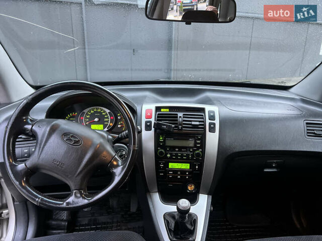 Хендай Туксон 2008 в Киеве на Automoto.ua Серый Хендай Туксон, объемом двигателя 2 л и пробегом 187 тыс. км за 7250 $, фото 43 на Automoto.ua