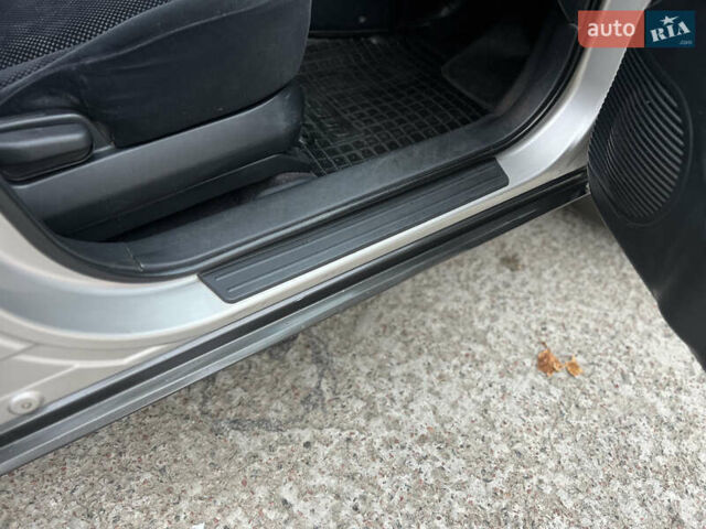 Хендай Туксон 2008 в Киеве на Automoto.ua Серый Хендай Туксон, объемом двигателя 2 л и пробегом 187 тыс. км за 7250 $, фото 39 на Automoto.ua