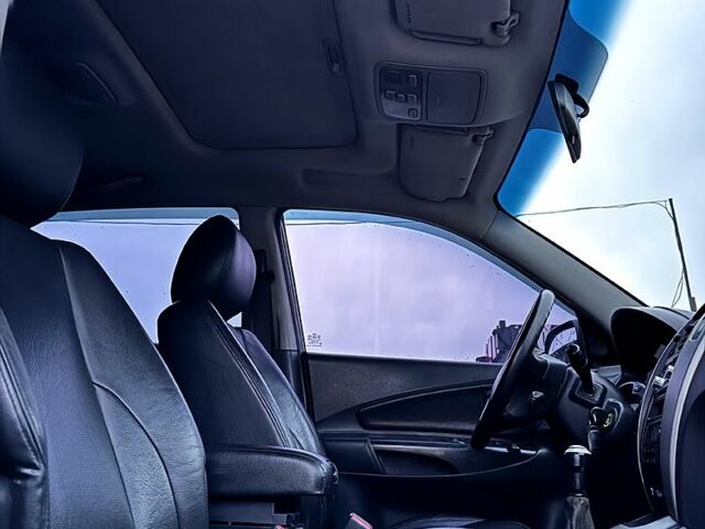 Сірий Хендай Туксон, об'ємом двигуна 2 л та пробігом 240 тис. км за 7850 $, фото 7 на Automoto.ua