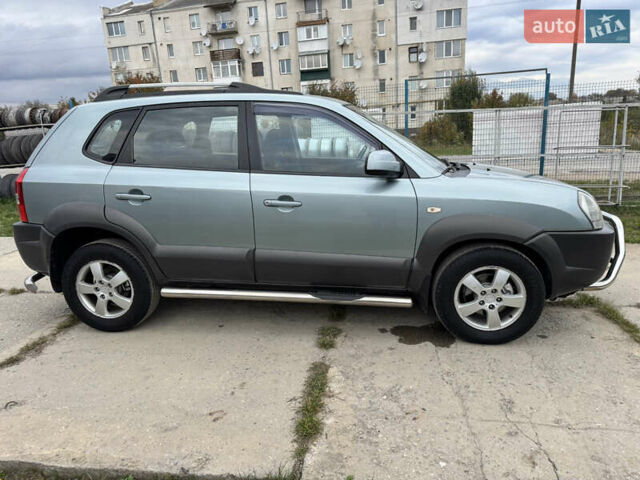 Хендай Туксон 2008 в Новой Ушице на Automoto.ua Серый Хендай Туксон, объемом двигателя 1.98 л и пробегом 229 тыс. км за 8200 $, фото 14 на Automoto.ua